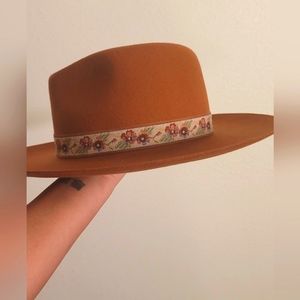 Women's western style hat with floral brim